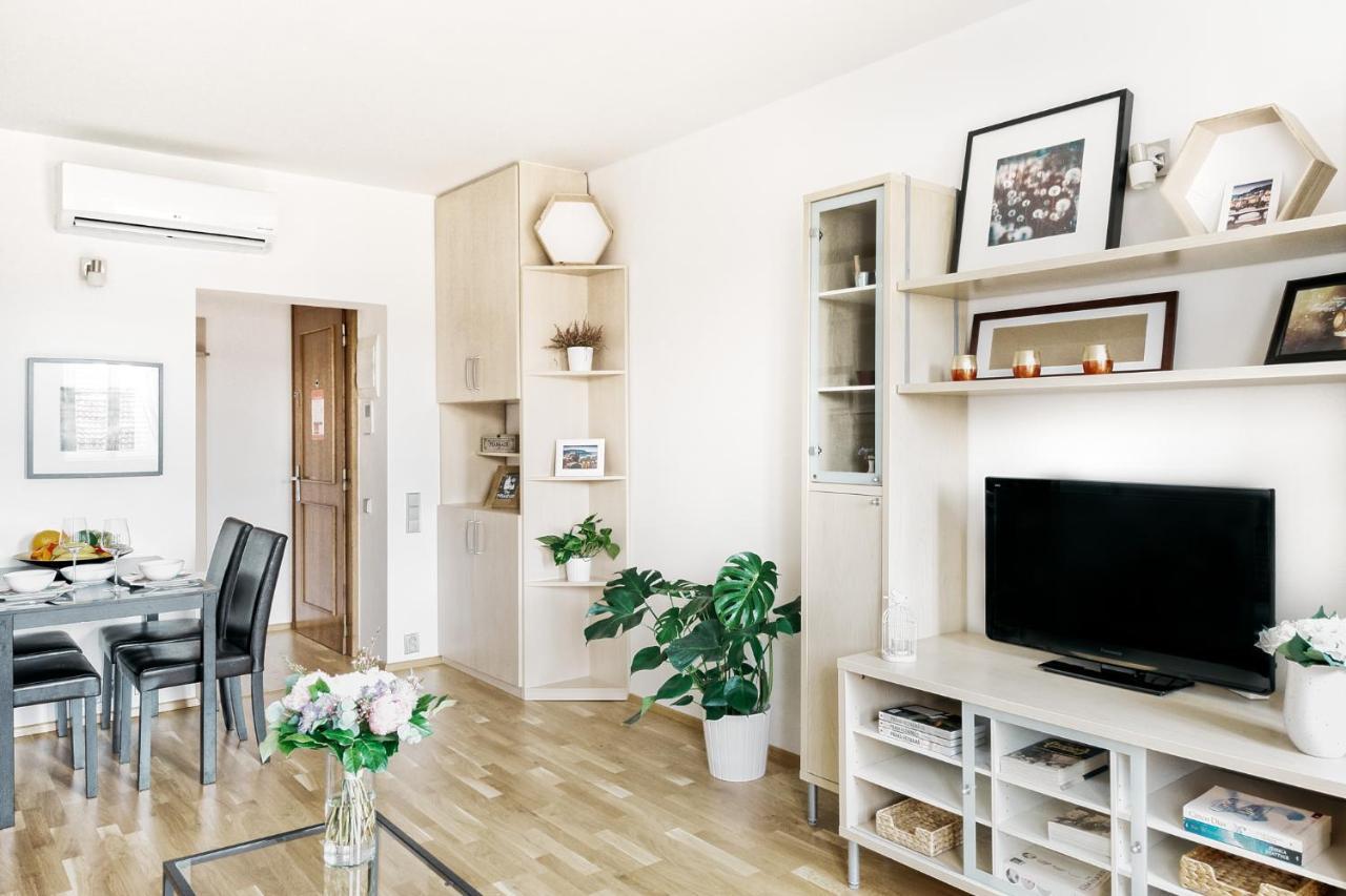 Lil Apartment With Tyn Cathedral View, Parking & Ac Praag Buitenkant foto